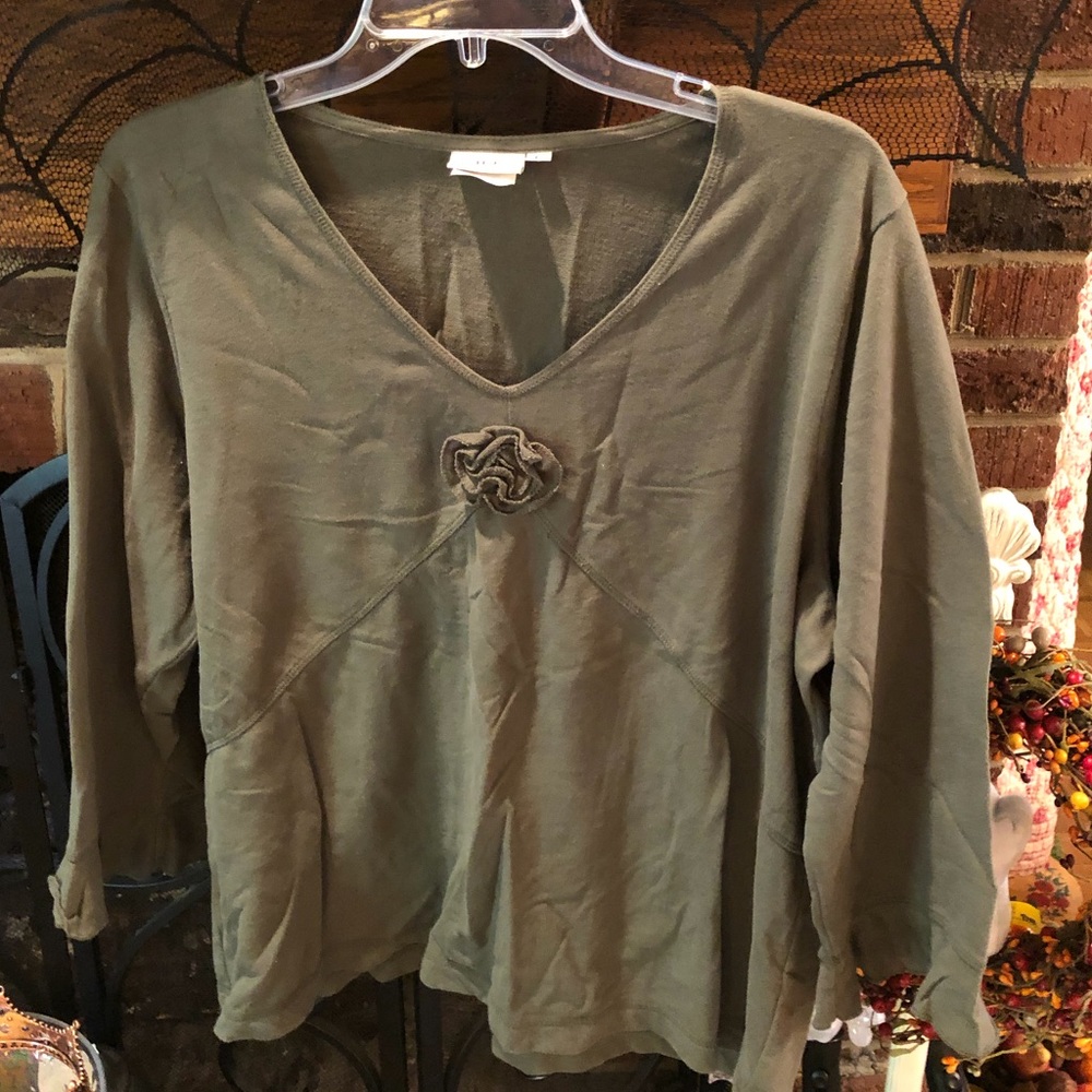 Hot Cotton Cute ruffled sleeves flower detail